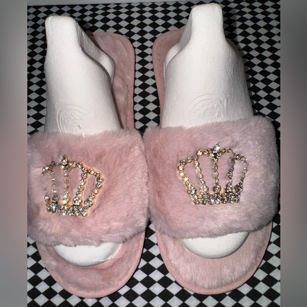 Super Fuzzy Bling Crown Slippers